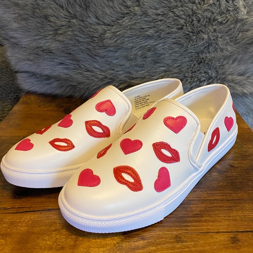 Slip on sneakers Fun & Cute! 8.5